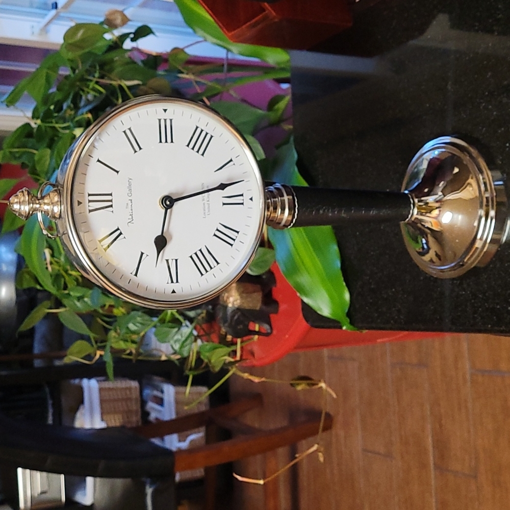 Roman Numeral Stand Table Clock